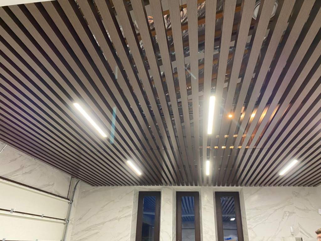 Сайдинг потолок для подшивки навеса